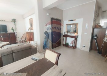 Sala da pranzo - Appartamento Via Nervesa Della Battaglia
 
2, Catania - foto 12