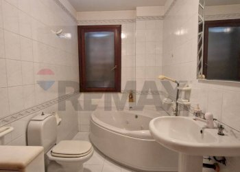 Bagno - Appartamento VIA TENENTE GIUSEPPE CATALDO
 
12, Caltagirone - foto 35