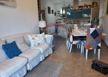 Sala da pranzo - Appartamento Via Edoardo Nicolardi
 
145, Napoli - foto 24