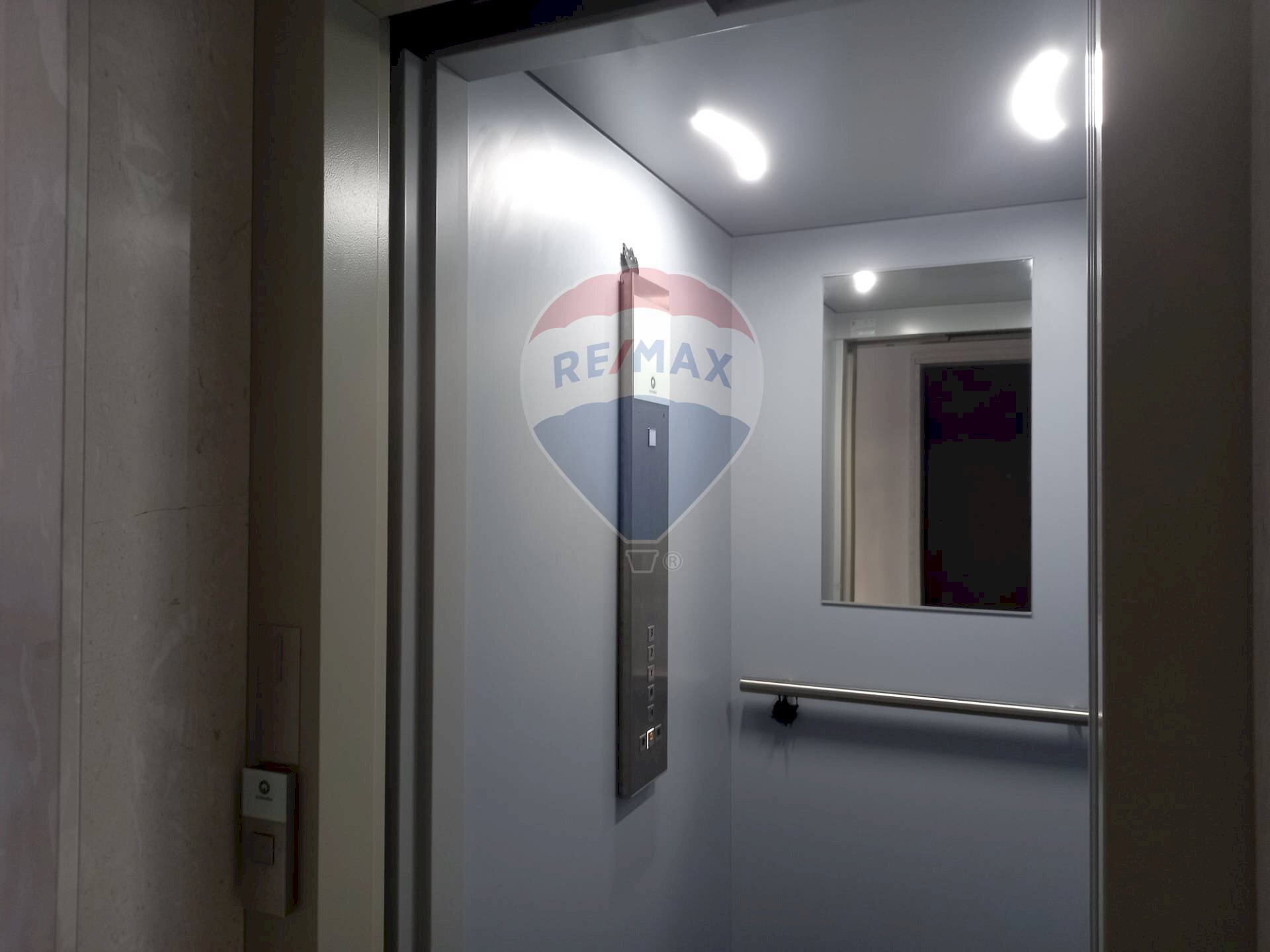 Hall / corridoio - Quadrilocale Via Andrea Iannelli
 
41, Caserta - foto 3