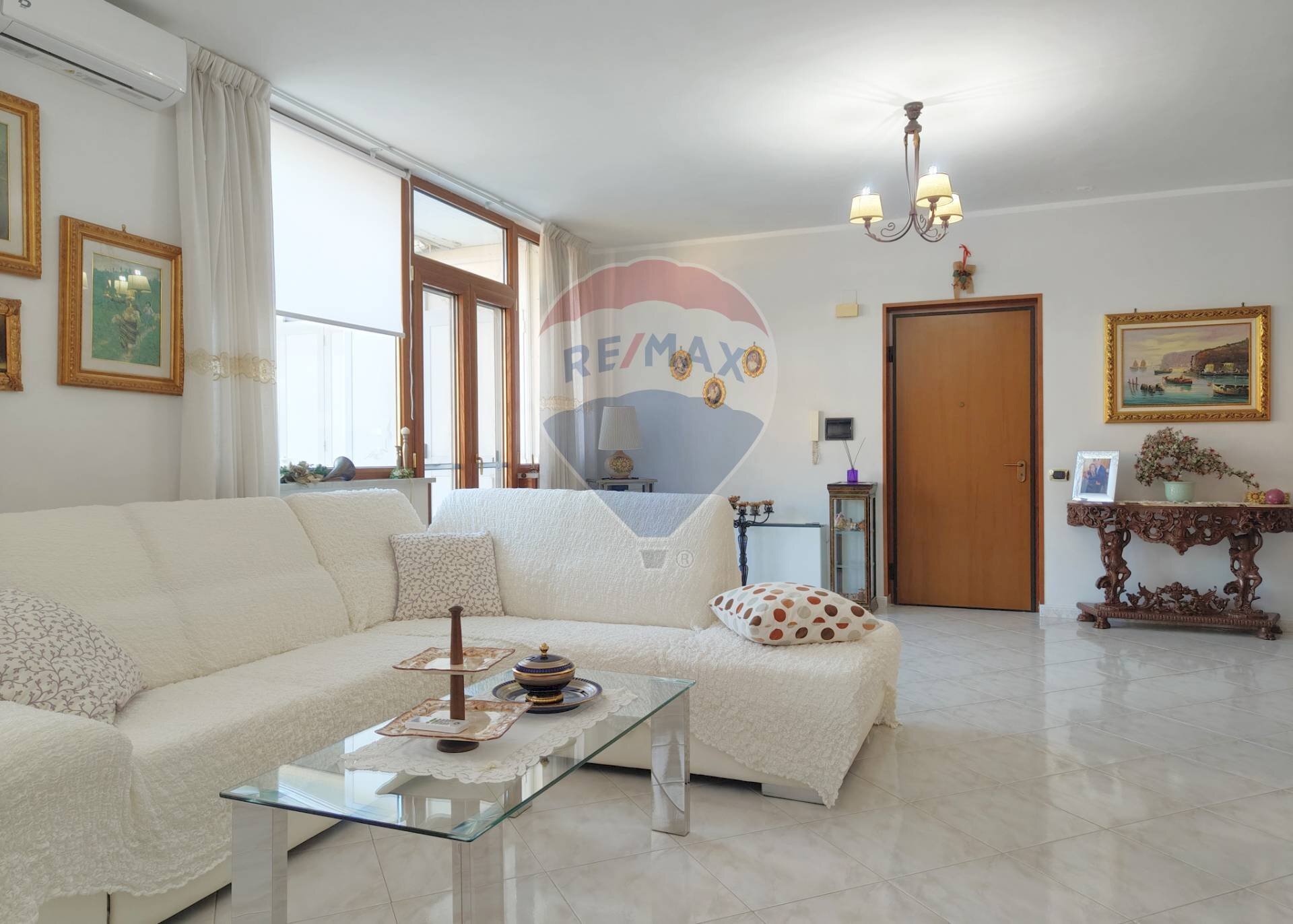 Soggiorno - Four-room apartment via Canalone
 
6, Santa Maria a Vico - photo 2