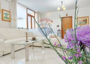 Soggiorno - Quadrilocale via Canalone
 
6, Santa Maria a Vico - foto 4