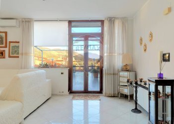 Soggiorno - Quadrilocale via Canalone
 
6, Santa Maria a Vico - foto 8