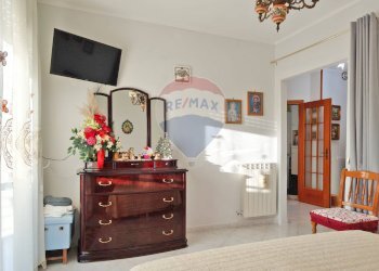 Camera / camera da letto - Quadrilocale via Canalone
 
6, Santa Maria a Vico - foto 13