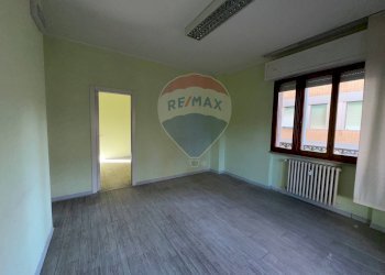 Stanza vuota - Office via Manara
 
5, Falconara Marittima - photo 1