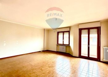 Stanza vuota - Quadrilocale VIA SANT'AMBROGIO
 
19/A, Romentino - foto 7