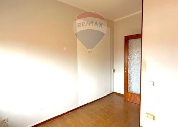 Stanza vuota - Quadrilocale VIA SANT'AMBROGIO
 
19/A, Romentino - foto 11