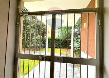 Stanza vuota - Quadrilocale VIA SANT'AMBROGIO
 
19/A, Romentino - foto 15