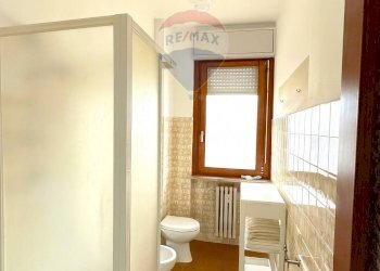 Bagno - Quadrilocale VIA SANT'AMBROGIO
 
19/A, Romentino - foto 18