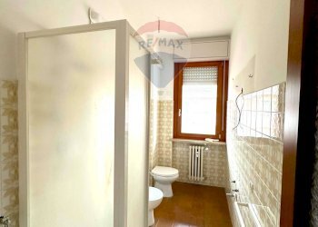 Bagno - Quadrilocale VIA SANT'AMBROGIO
 
19/A, Romentino - foto 20