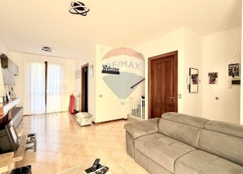 Soggiorno - Villa a Schiera Via Villaggio Europa
 
1/G, Marcignago - foto 8