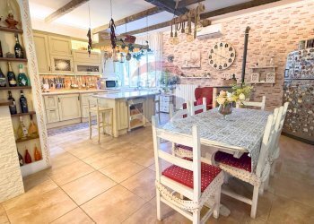 Cucina - Quadrilocale Viale Stazione
 
1, Ordona - foto 1