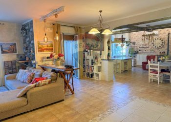 Salone - Quadrilocale Viale Stazione
 
1, Ordona - foto 10