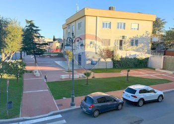 Edificio all\'aperto - Quadrilocale Viale Stazione
 
1, Ordona - foto 36