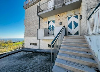 Foto 4 - Quadrilocale VIA PADRE PIO
 
7, Motta Montecorvino - foto 4