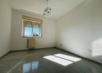 Foto 23 - Quadrilocale VIA PADRE PIO
 
7, Motta Montecorvino - foto 23