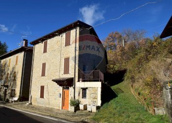Casa all\'aperto - Casa semi indipendente Via Ariolla
 
5, Neviano degli Arduini - foto 2