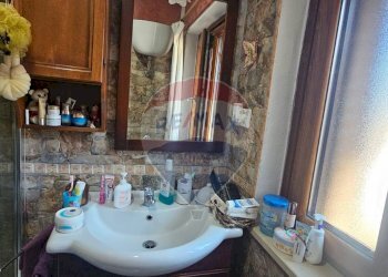 Bagno zona notte - Semi-detached house via Caudina
 
7, Campolattaro - photo 15