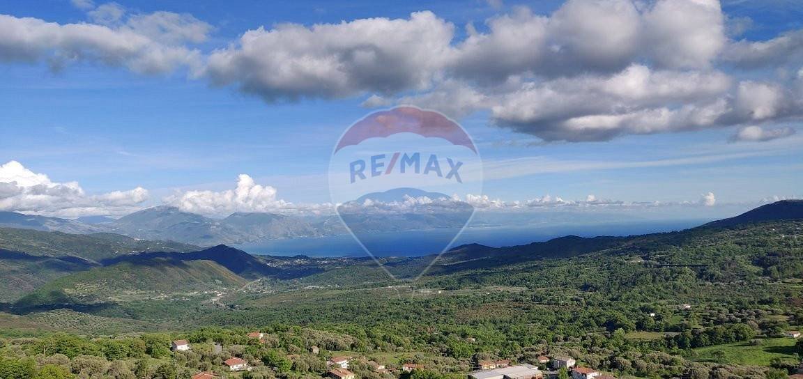 Vista delle montagne - Terreno edificabile Via Piazzile
 
snc, Roccagloriosa - foto 2