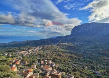Vista delle montagne - Terreno edificabile Via Piazzile
 
snc, Roccagloriosa - foto 1