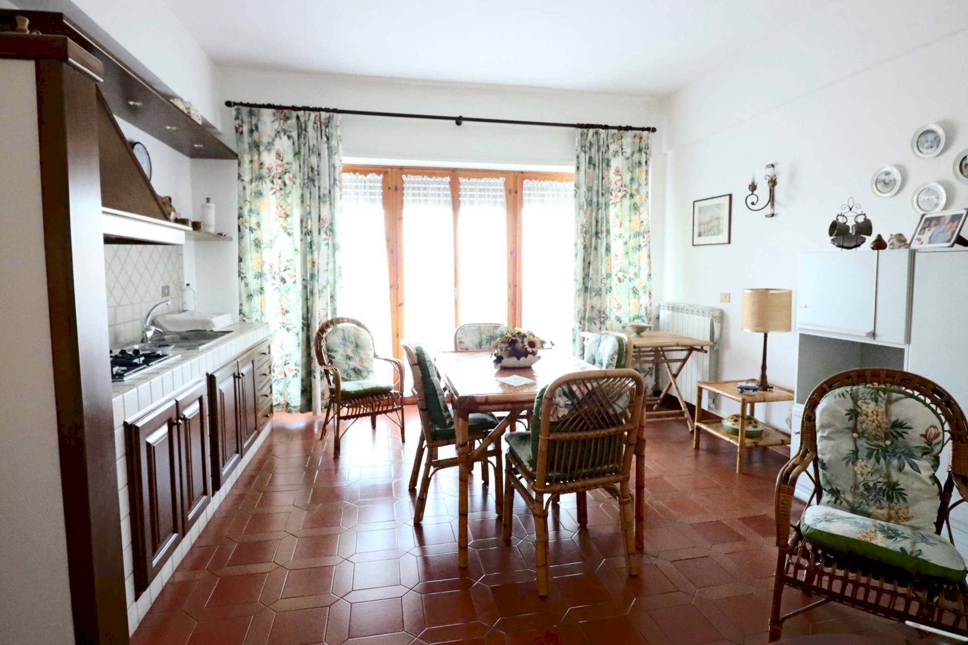 Foto 2 - Quadrilocale Via Capranica
 
3, Ronciglione - foto 2