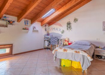 Camera / camera da letto - Trilocale FRAZIONE RONCOLE VERDI
 
SNC, Busseto - foto 13