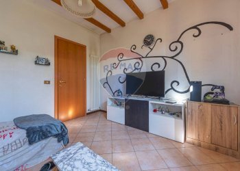 Camera / camera da letto - Trilocale FRAZIONE RONCOLE VERDI
 
SNC, Busseto - foto 25