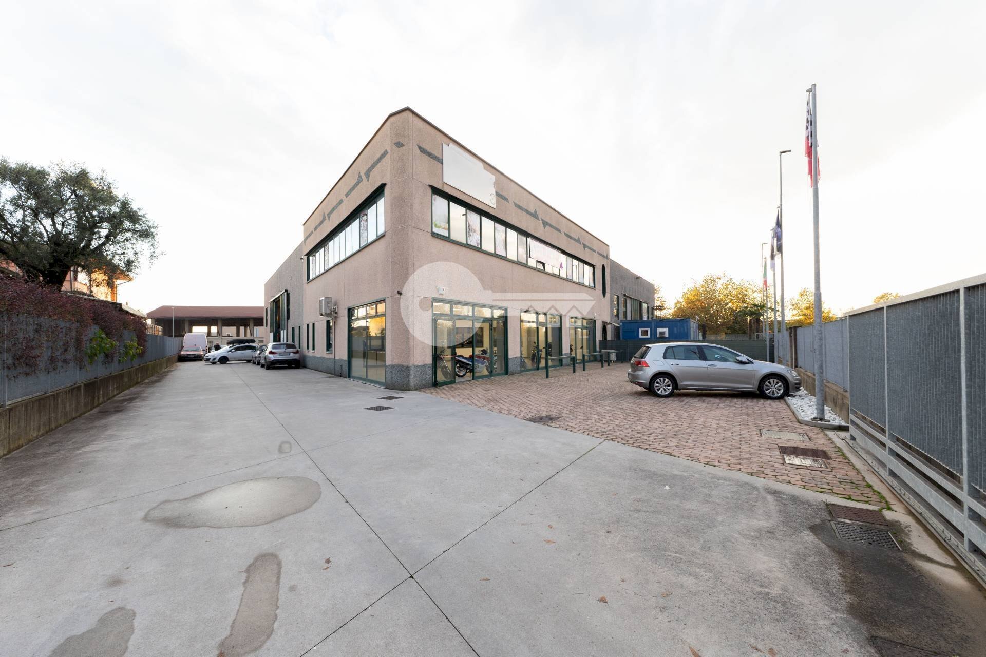 Foto 2 - Commercial Premises Via Caduti del Lavoro
 
56, Ghedi - photo 2