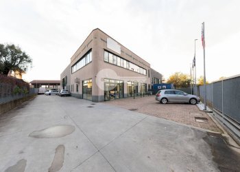 Foto 2 - Locale Commerciale Via Caduti del Lavoro
 
56, Ghedi - foto 2