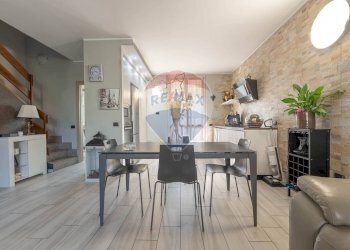 Sala da pranzo - Villa a Schiera Via San Maurizio al Lambro
 
19/G, Brugherio - foto 35