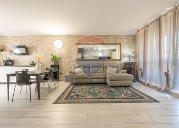 Sala da pranzo - Villa a Schiera Via San Maurizio al Lambro
 
19/G, Brugherio - foto 39