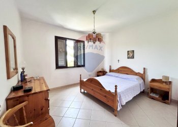 Camera / camera da letto - Villa Valderice - photo 28