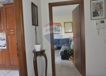 Hall / corridoio - Apartment Via Eugenio Colorni
 
38, Vittoria - photo 12