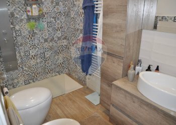 Bagno - Quadrilocale via Enrico Elia
 
48, Ragusa - foto 17