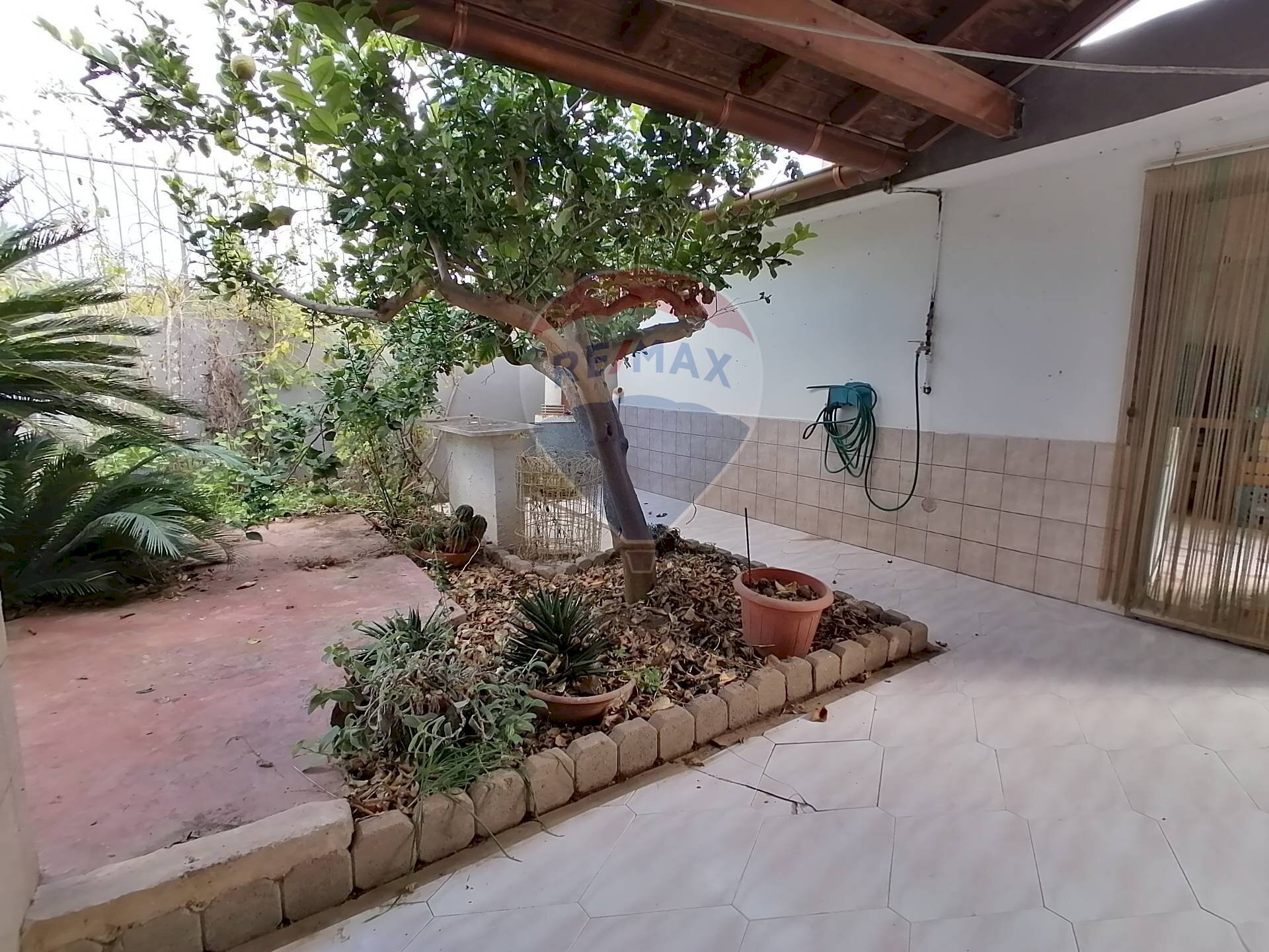 Giardino - Villa Via Guatemala
 
82, Vittoria - foto 1