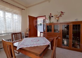 Sala da pranzo - Villa Via Guatemala
 
82, Vittoria - foto 5