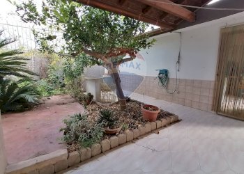 Giardino - Villa Via Guatemala
 
82, Vittoria - foto 15