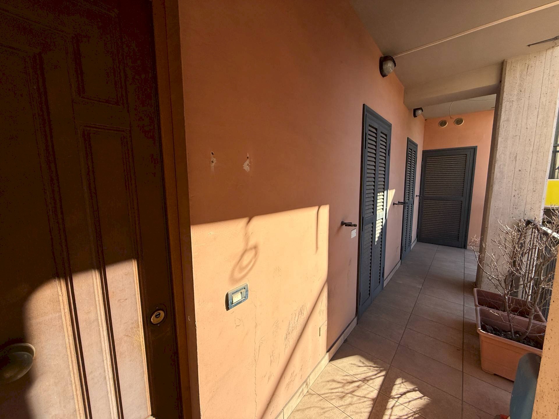 Foto 2 - Office Via Sant'Anna
 
4, Valmontone - photo 2