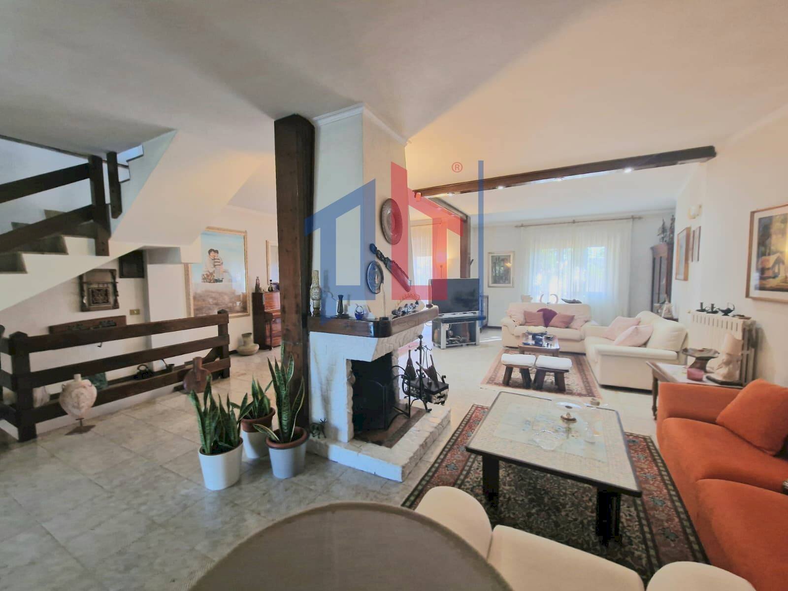 Foto 3 - Villa VIA GUBBIO
 
19, Pomezia - foto 3