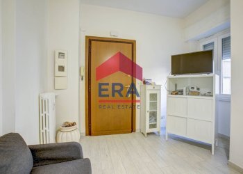 Ingresso - Trilocale Via Val D'Aosta
 
104, Roma - foto 1