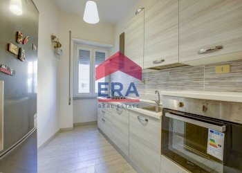 Cucina - Trilocale Via Val D'Aosta
 
104, Roma - foto 7