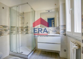 Bagno - Trilocale Via Val D'Aosta
 
104, Roma - foto 13