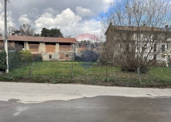 Casa all\'aperto - Rustico via Santissima Trinità
 
snc, Varallo Pombia - foto 2