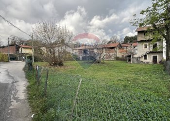 Giardino - Rustico via Santissima Trinità
 
snc, Varallo Pombia - foto 4