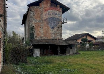 Casa all\'aperto - Rustico via Santissima Trinità
 
snc, Varallo Pombia - foto 7