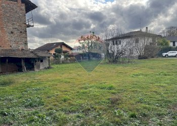 Giardino - Rustico via Santissima Trinità
 
snc, Varallo Pombia - foto 11