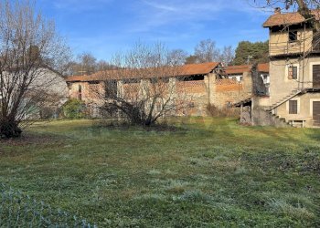 Giardino - Rustico via Santissima Trinità
 
snc, Varallo Pombia - foto 20