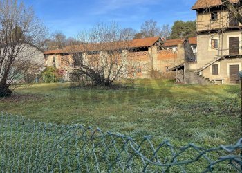 Giardino - Rustico via Santissima Trinità
 
snc, Varallo Pombia - foto 21