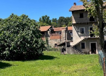 Giardino - Rustico via Santissima Trinità
 
snc, Varallo Pombia - foto 26