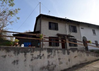 Facciata - Villa a Schiera via Nisorella, Mombercelli - foto 3